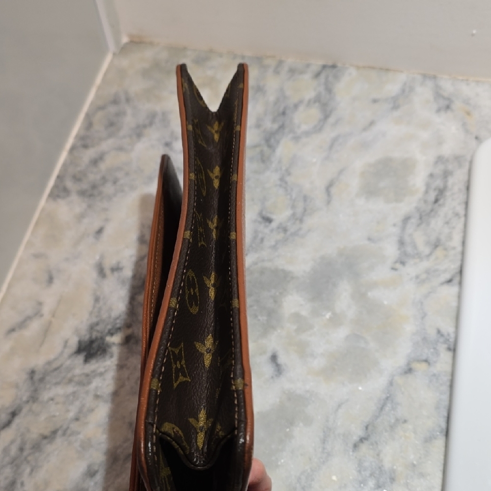 Louis Vuitton Monogram Clutch in Brown and Tan - Picture 5 of 16